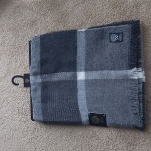 Vince Camuto scarf